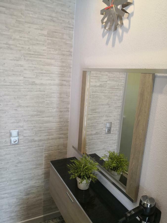 Aimilias Family Apartments Vrasná Eksteriør bilde